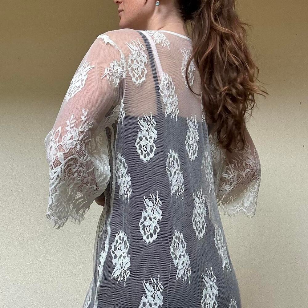 White lace sheer open front - Picture 4 of 7